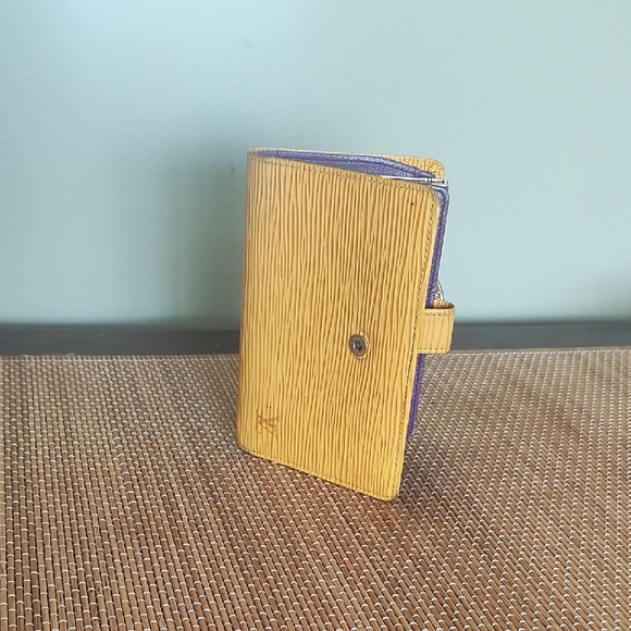 LV Vintage EPI Kisslock Wallet